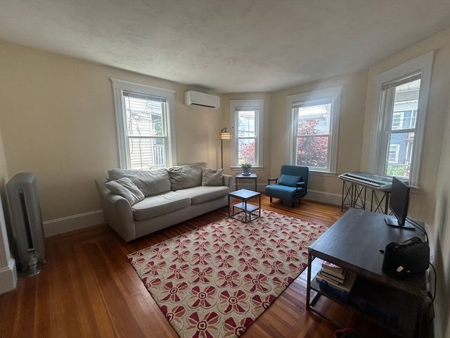 21 Ericsson St 2, Cambridge, MA 02138