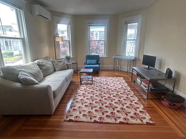 21 Ericsson St 2, Cambridge, MA 02138