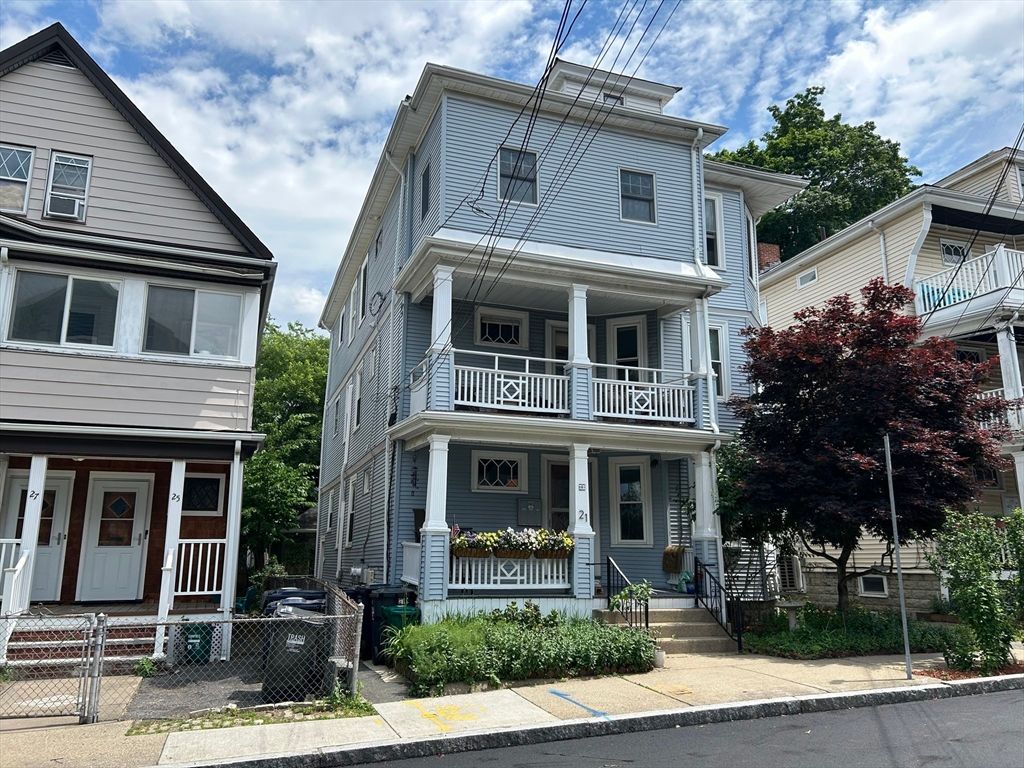 21 Ericsson St 2, Cambridge, MA 02138
