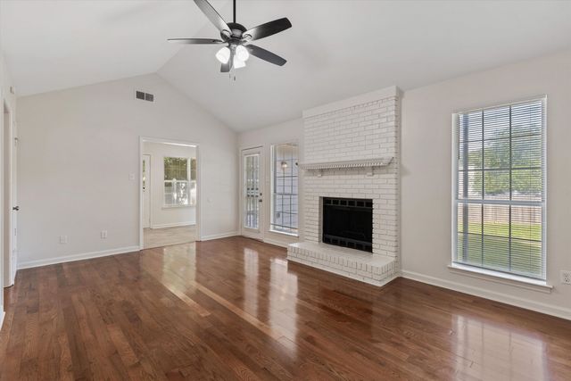 6025 CLOVERLAND CV, Millington, TN 38053