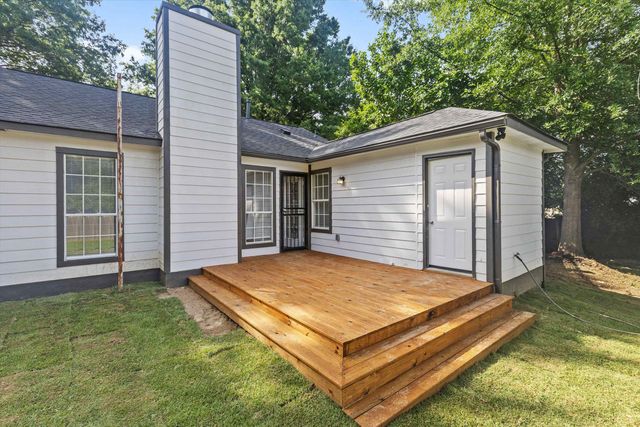 6025 CLOVERLAND CV, Millington, TN 38053