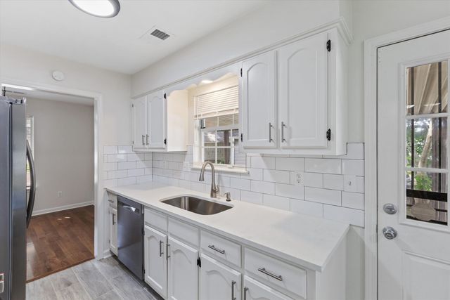 6025 CLOVERLAND CV, Millington, TN 38053