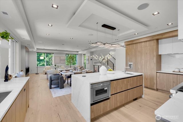 8736 126th Avenue NE, Kirkland, WA 98033