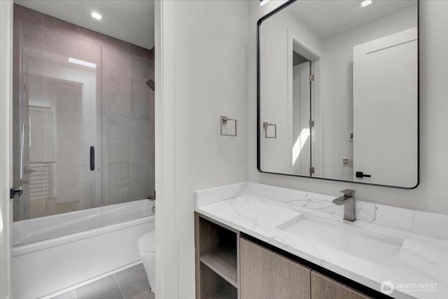 8736 126th Avenue NE, Kirkland, WA 98033