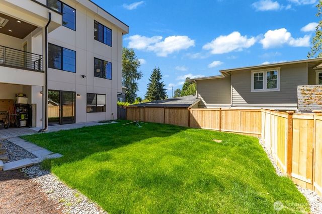 8736 126th Avenue NE, Kirkland, WA 98033