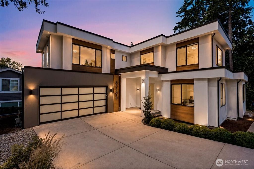 8736 126th Avenue NE, Kirkland, WA 98033