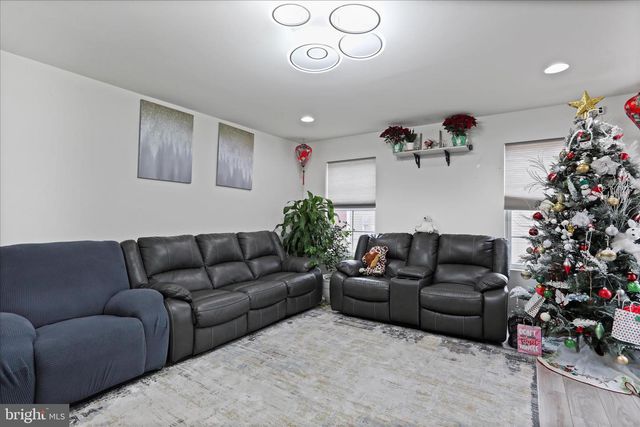 183 LUXOR CT, Bunker Hill, WV 25413