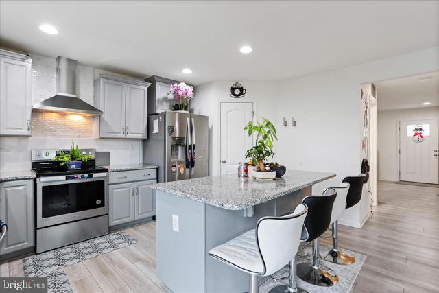 183 LUXOR CT, Bunker Hill, WV 25413