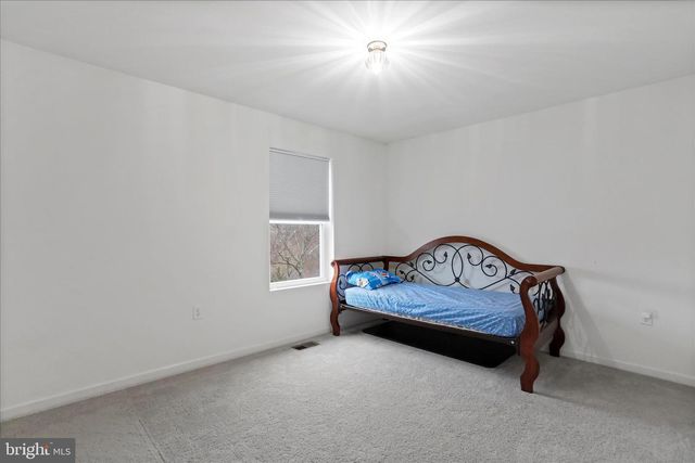 183 LUXOR CT, Bunker Hill, WV 25413