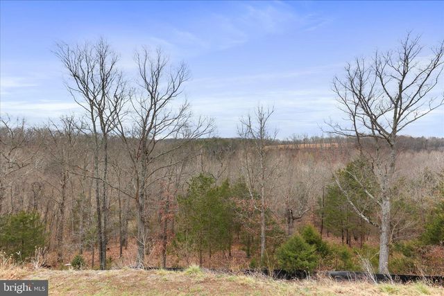 183 LUXOR CT, Bunker Hill, WV 25413