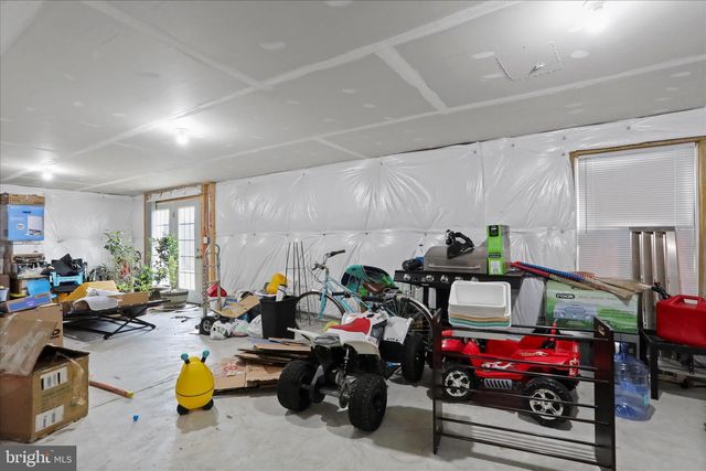 183 LUXOR CT, Bunker Hill, WV 25413