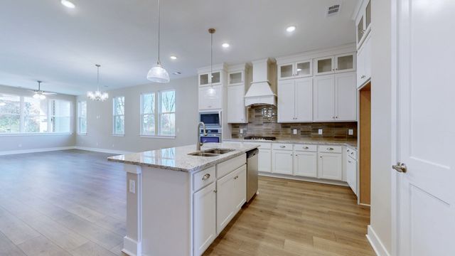 6015 Bloom St, Rockvale, TN 37153