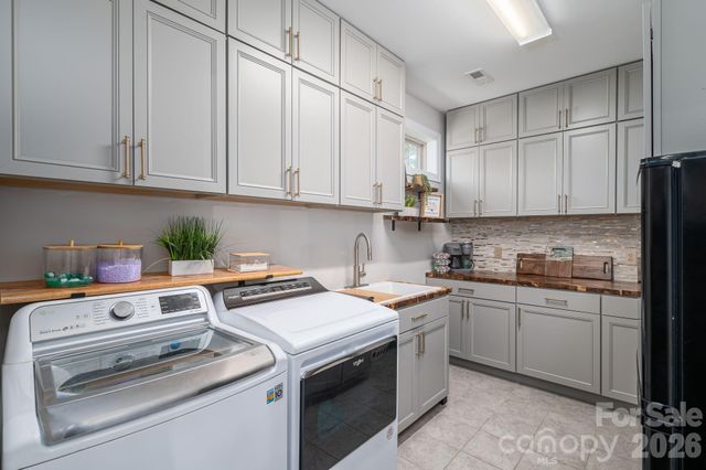 5228 Courtyard Lane, Belmont, NC 28012