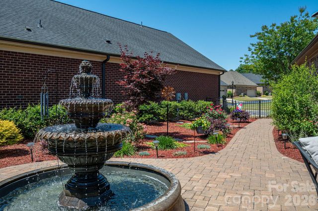 5228 Courtyard Lane, Belmont, NC 28012