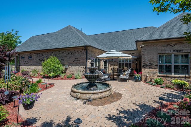 5228 Courtyard Lane, Belmont, NC 28012
