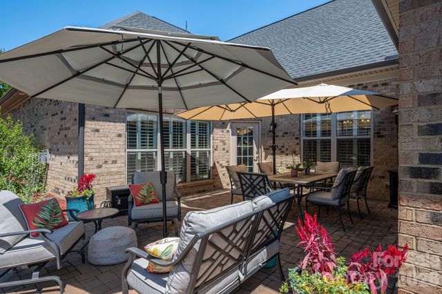 5228 Courtyard Lane, Belmont, NC 28012
