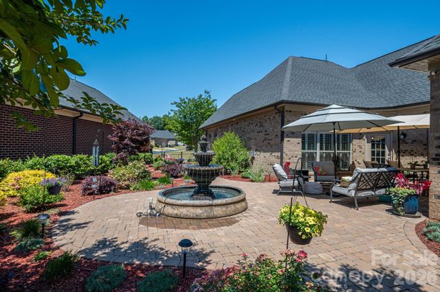 5228 Courtyard Lane, Belmont, NC 28012