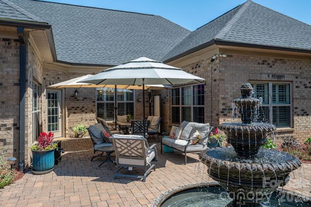 5228 Courtyard Lane, Belmont, NC 28012
