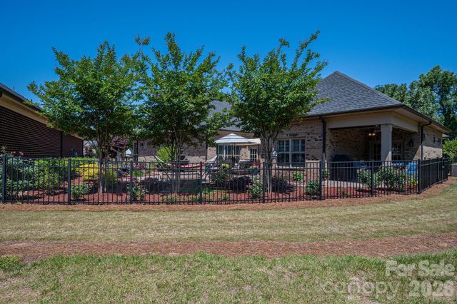 5228 Courtyard Lane, Belmont, NC 28012
