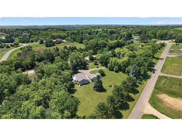 843 Yellowstone Trail, Hudson, WI 54016