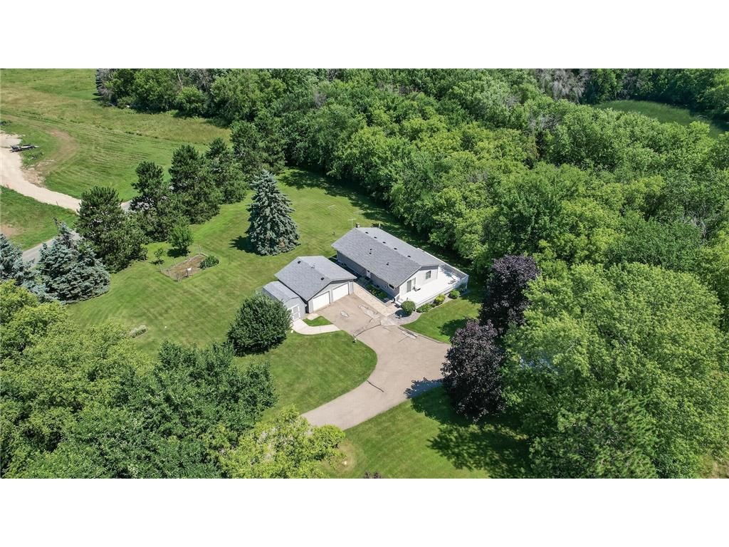 843 Yellowstone Trail, Hudson, WI 54016