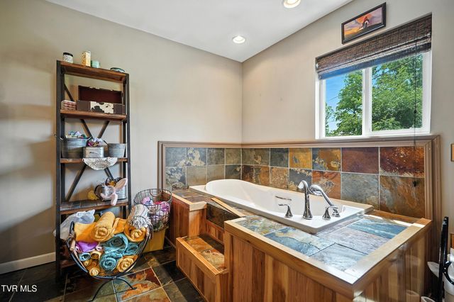 2509 Dc Caney Ridge Road, Clintwood, VA 24228