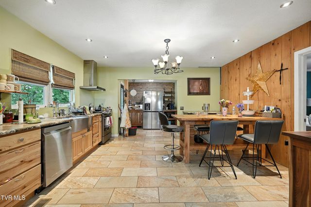 2509 Dc Caney Ridge Road, Clintwood, VA 24228