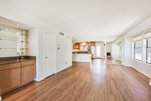 2601 S Braeswood Boulevard 105, Houston, TX 77025