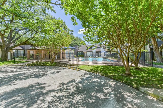 2601 S Braeswood Boulevard 105, Houston, TX 77025