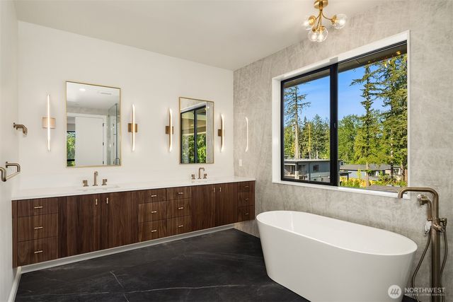 11309 113th Place NE, Kirkland, WA 98033