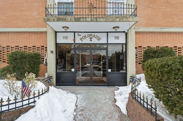 712 N Broad St 3C, Elizabeth City, NJ 07208