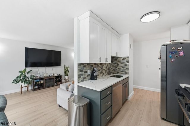 712 N Broad St 3C, Elizabeth City, NJ 07208