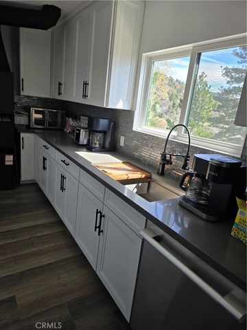 30461 Live Oak, Running Springs, CA 92382