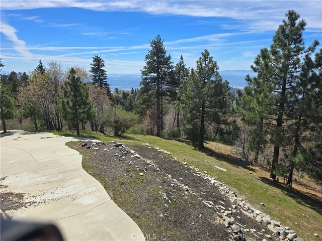 30461 Live Oak, Running Springs, CA 92382