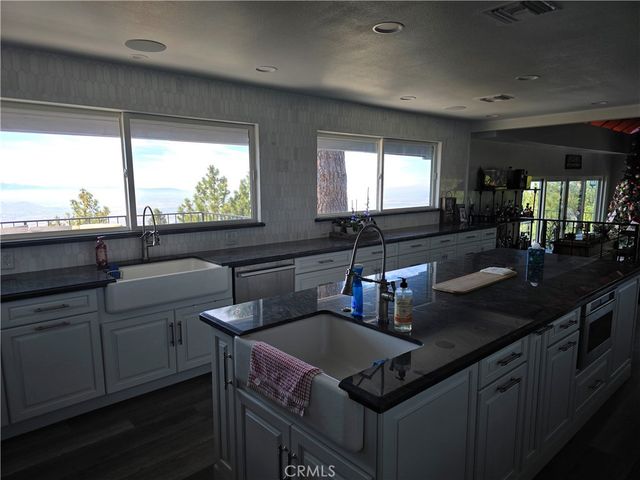 30461 Live Oak, Running Springs, CA 92382