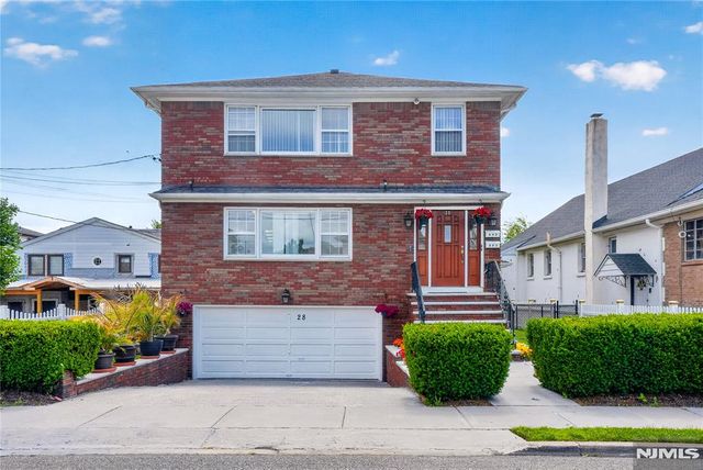 28 1st Street, Wallington, NJ 07057