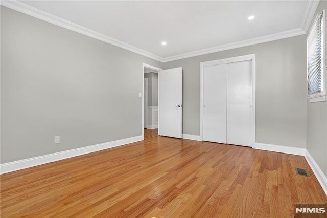 28 1st Street, Wallington, NJ 07057