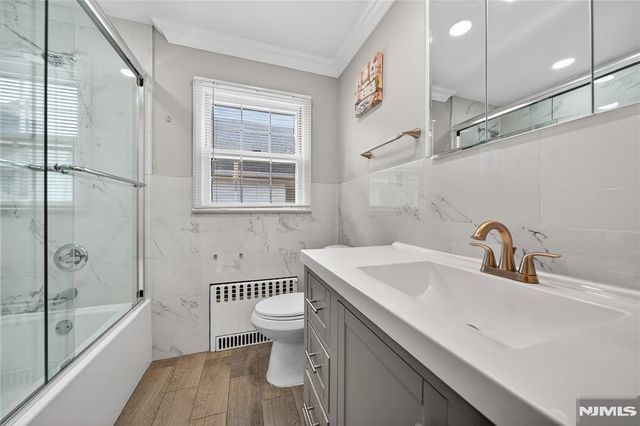 28 1st Street, Wallington, NJ 07057