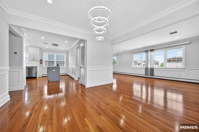 28 1st Street, Wallington, NJ 07057