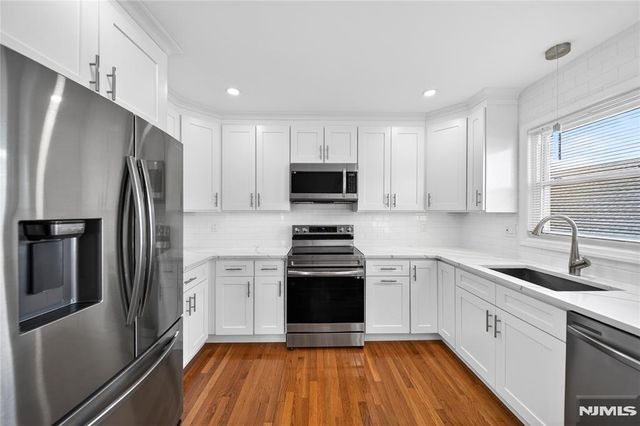 28 1st Street, Wallington, NJ 07057