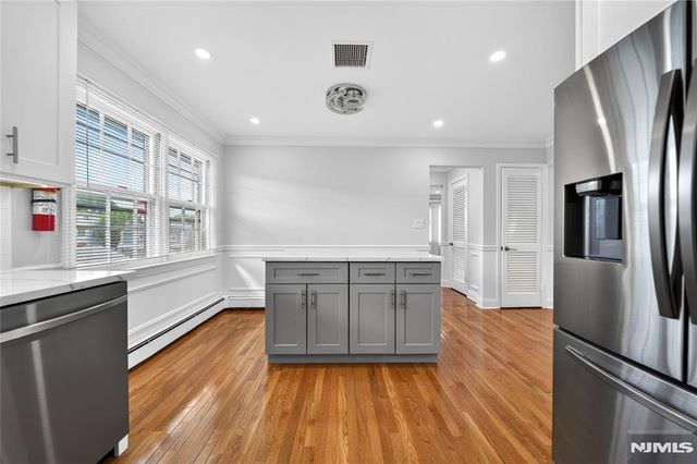 28 1st Street, Wallington, NJ 07057