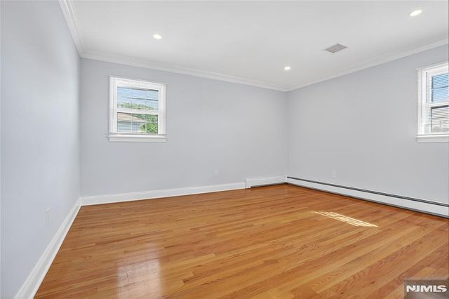 28 1st Street, Wallington, NJ 07057