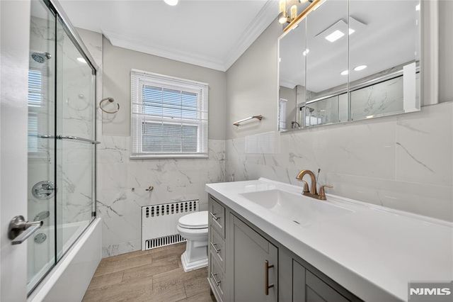 28 1st Street, Wallington, NJ 07057