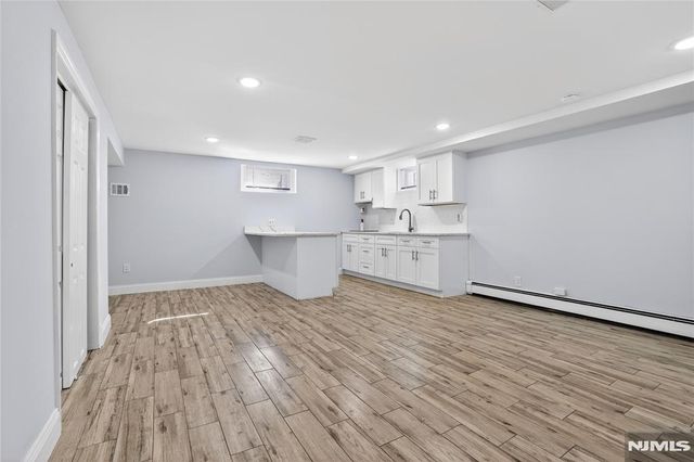 28 1st Street, Wallington, NJ 07057