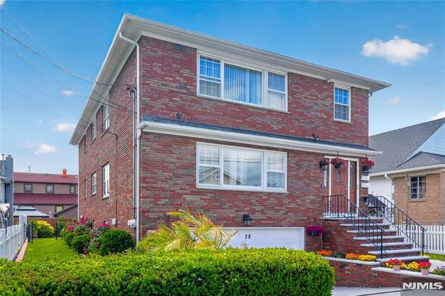 28 1st Street, Wallington, NJ 07057
