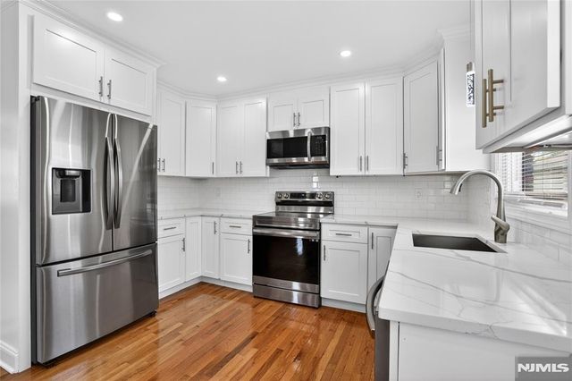 28 1st Street, Wallington, NJ 07057