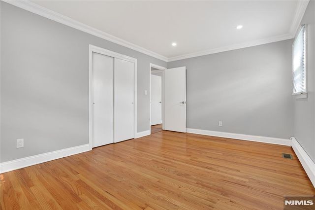 28 1st Street, Wallington, NJ 07057