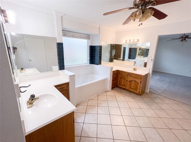 120 Rs County Road 1623, Lone Oak, TX 75453