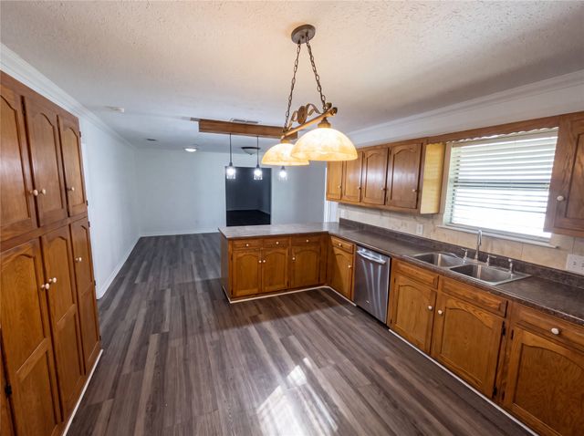 120 Rs County Road 1623, Lone Oak, TX 75453