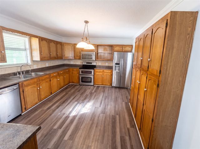 120 Rs County Road 1623, Lone Oak, TX 75453